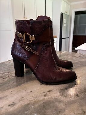 Cuadra Women’s Brown Leather Heeled Ankle Boots, 8.5-9